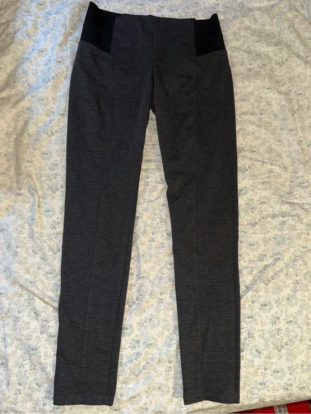 Simply Vera Vera Wang Charcoal Ponte Leggings with Black Waistband